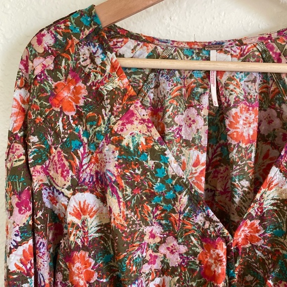 Free People floral wrap top size small - Picture 3 of 4